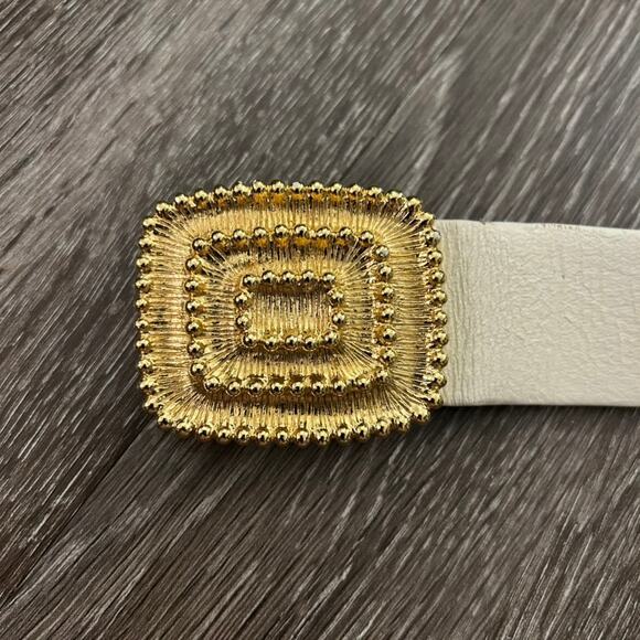 Vintage St. John White Leather Belt Sz 6 Gold Statement Buckle Adjustable Waist - Picture 5 of 16